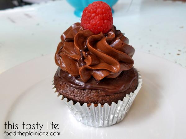 Double Chocolate Ganache / Frost Me Gourmet Cupcakes
