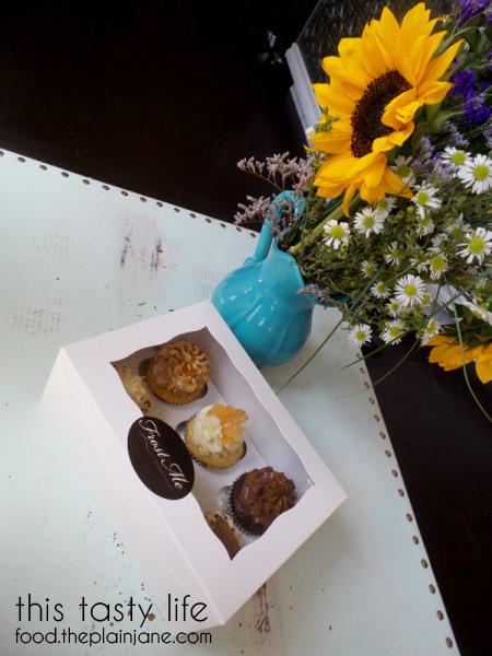 Frost Me Gourmet Cupcakes - Cupcake Box