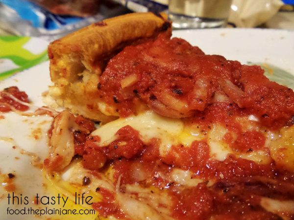 deep-dish-pizza-chicago-giordanos