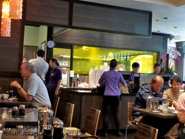 din-tai-fung-steamy-dumpling-room