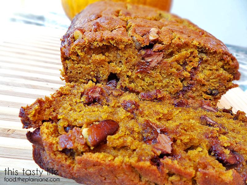[recipe] pumpkin chocolate chip pecan bread