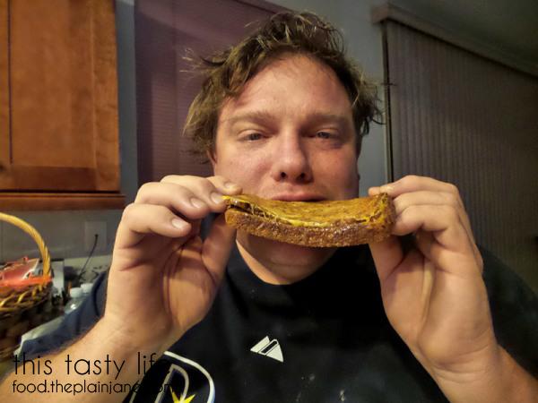 jake-eating-sandwiches