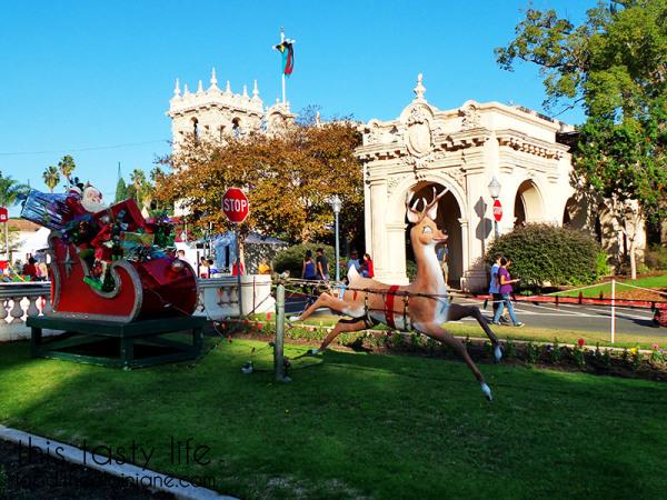 santa-and-reindeer