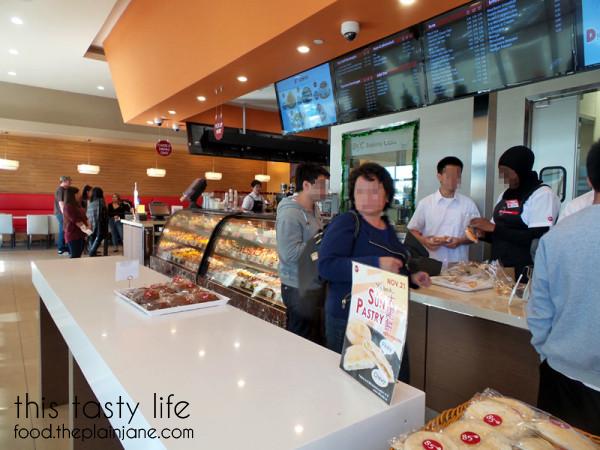 Inside of 85c Bakery San Diego | This Tasty Life