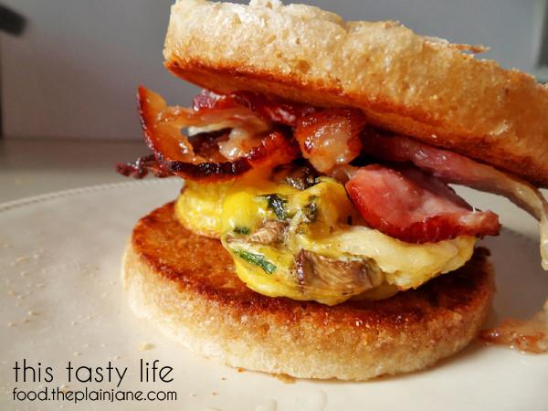Baked Egg and Bacon Breakfast Sandwich