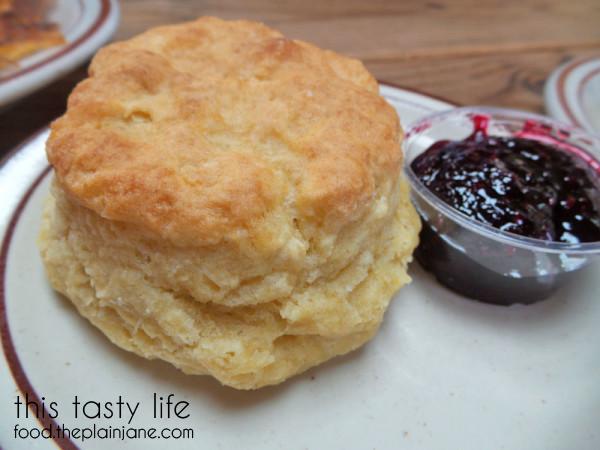 biscuit-marionberry-jam