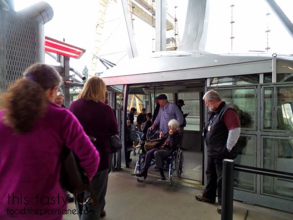 boarding-portland-aerial-tram