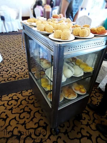 dessert-dim-sum-cart