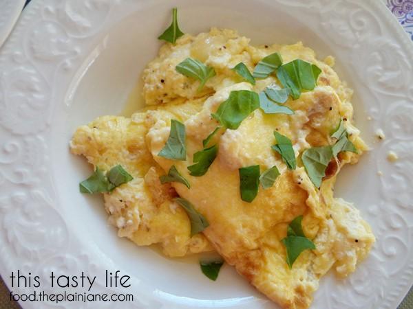 cheesy-eggs-with-basil