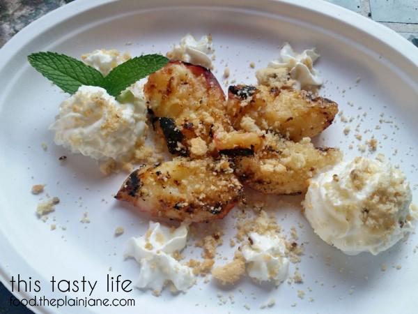 grilled-peaches-dessert