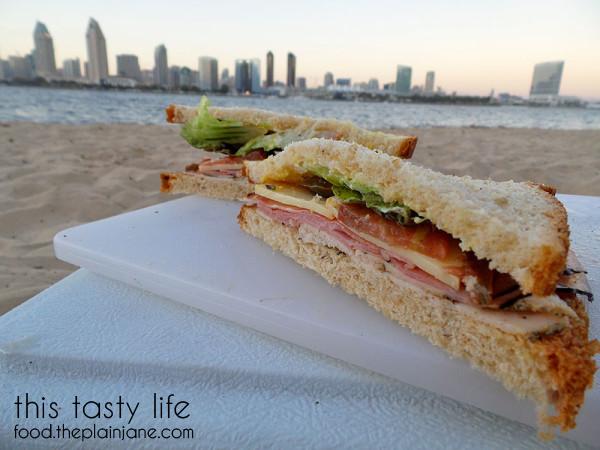 cut-in-half-single-decker-club-sandwich