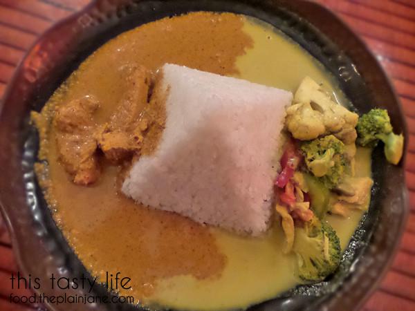 Curries with Rice Pyramid - World Curry | Pacific Beach - San Diego, CA