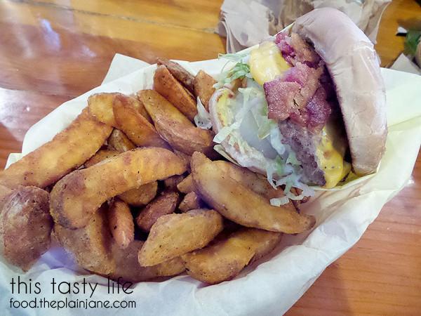 small-cheeseburger-basket