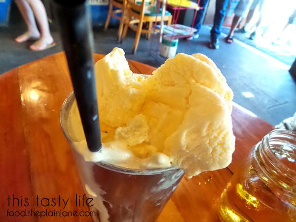 vanilla-milkshake-closeup