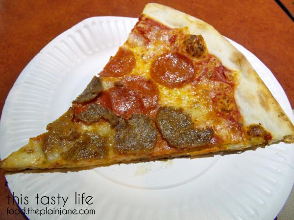 landinis-pizza-slice