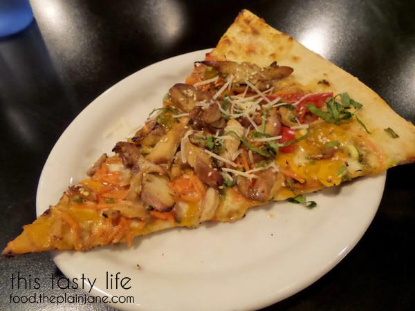 pizzicato-thai-chicken-pizza