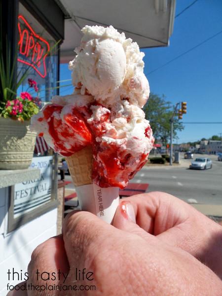 strawberry-cheesecake-cone