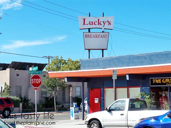 luckys-breakfast-exterior