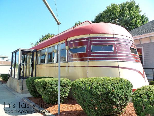 modern-diner-closeup