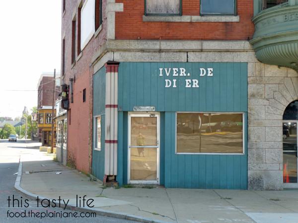 old-riverside-diner