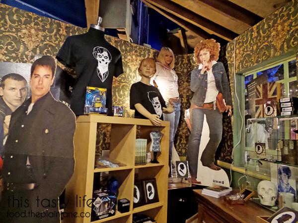 doctor-who-sherlock-room2