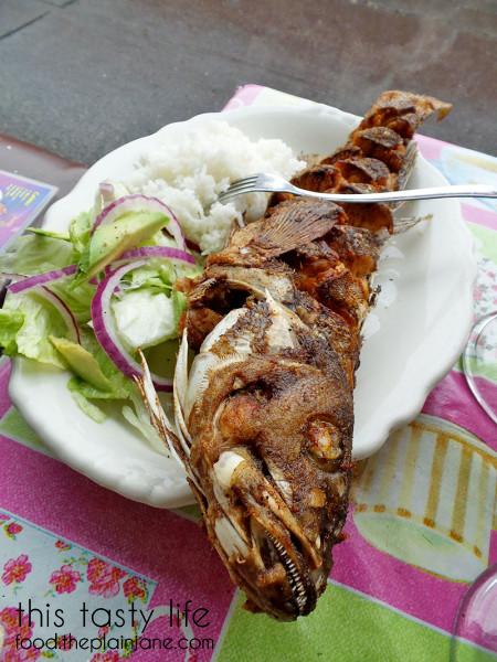 el-taco-riendo-ensenada-whole-fried-fish