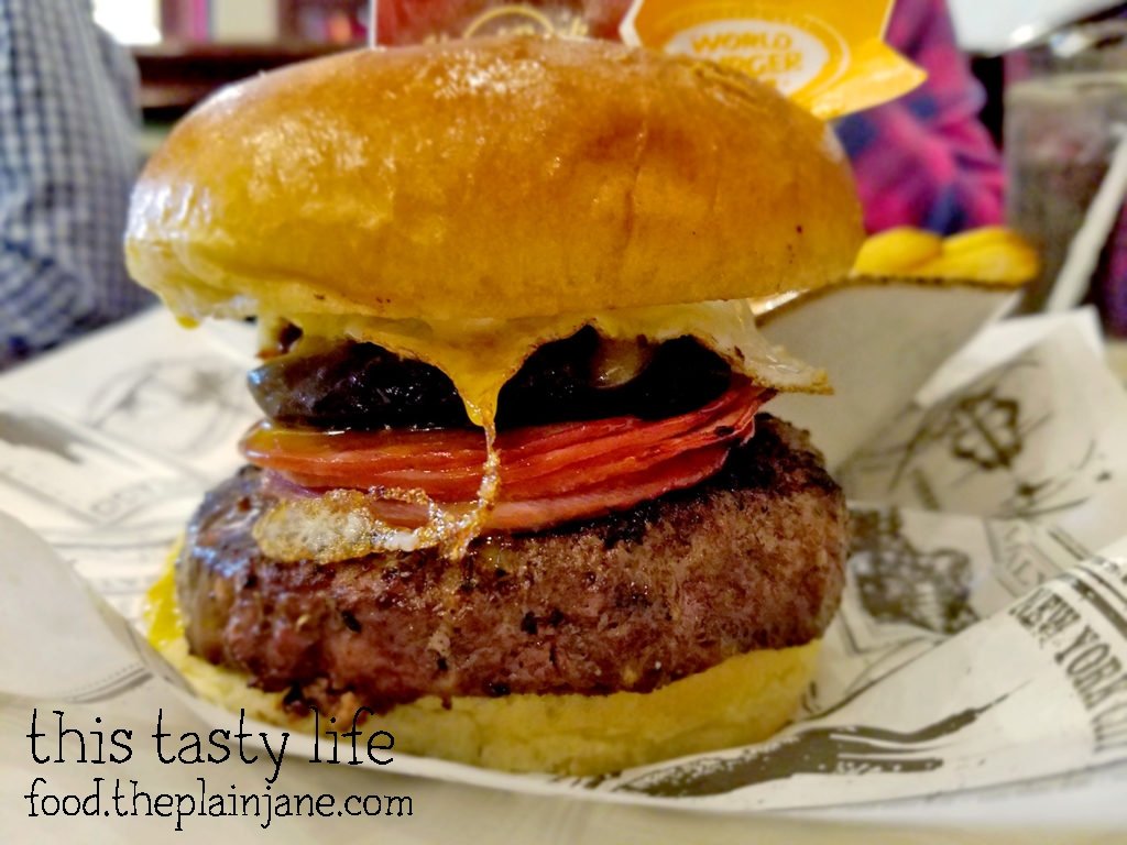 english-breakfast-burger