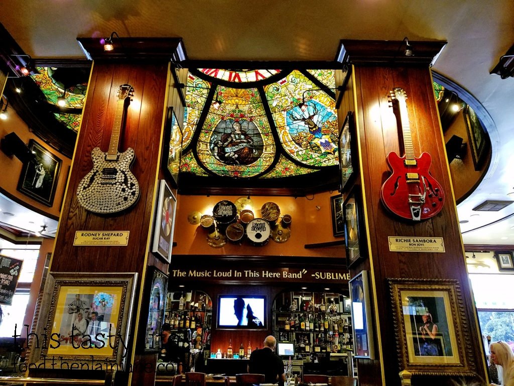 hard-rock-cafe-inside-view-from-booth