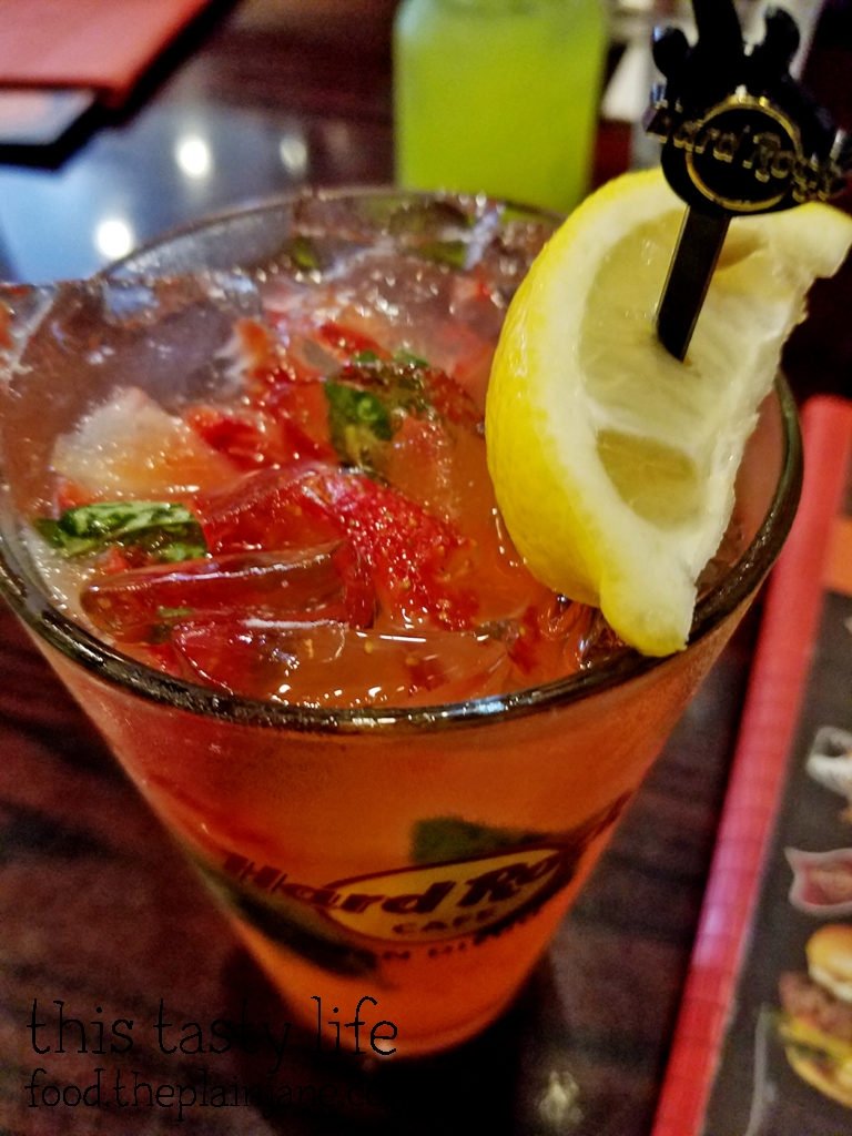 strawberry-basil-lemonade-