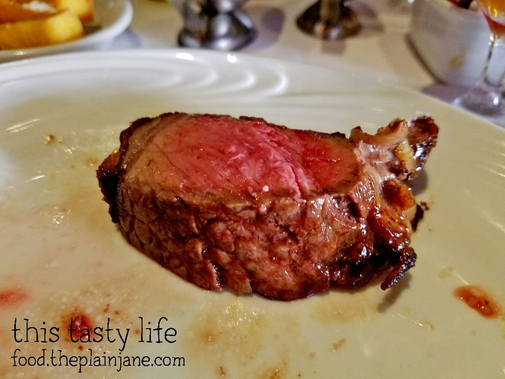 sliced-beef-plated
