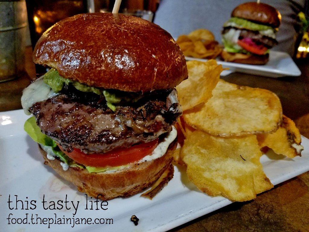 cafe-21-grass-fed-burger