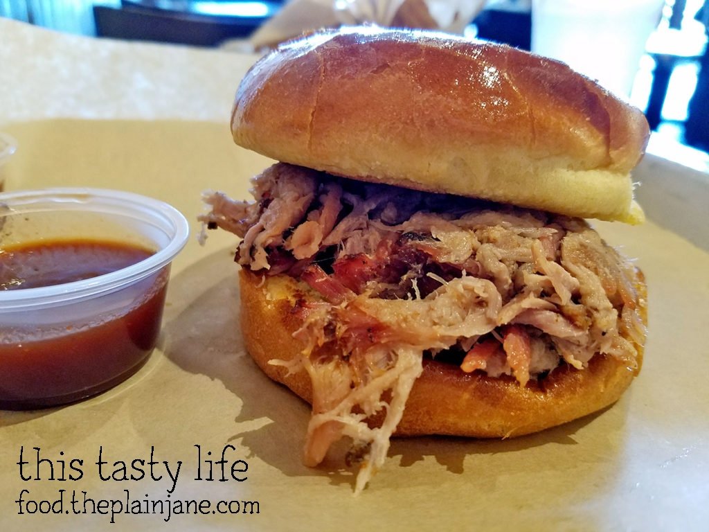 dickeys-bbq-free-birthday-sandwich