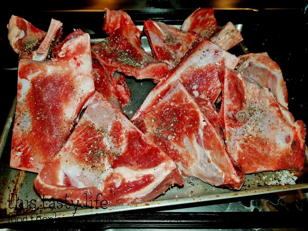 Seasoning the pork bones
