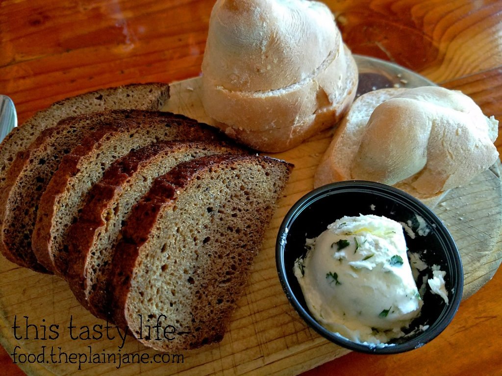 Bread and Butter - Kafe Sobaka Restoran Pomegranate - San Diego, CA