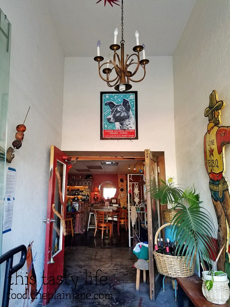 Kafe Sobaka Restoran Pomegranate - San Diego, CA