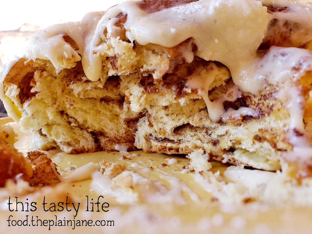 Cinnamon Roll - Janet's Montana Cafe - Alpine, CA