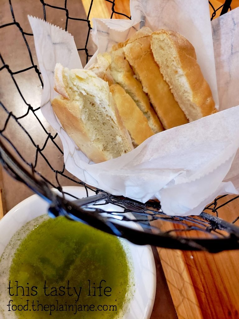Bread with Dipping Sauce